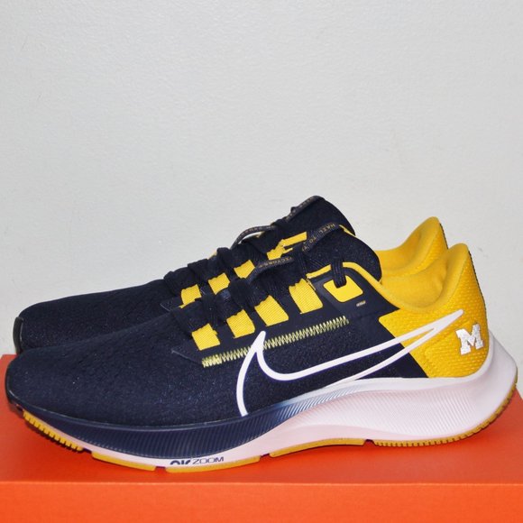 Nike Pegasus 38 Michigan Wolverines Running Shoes Mens 7.5 - Picture 2 of 6